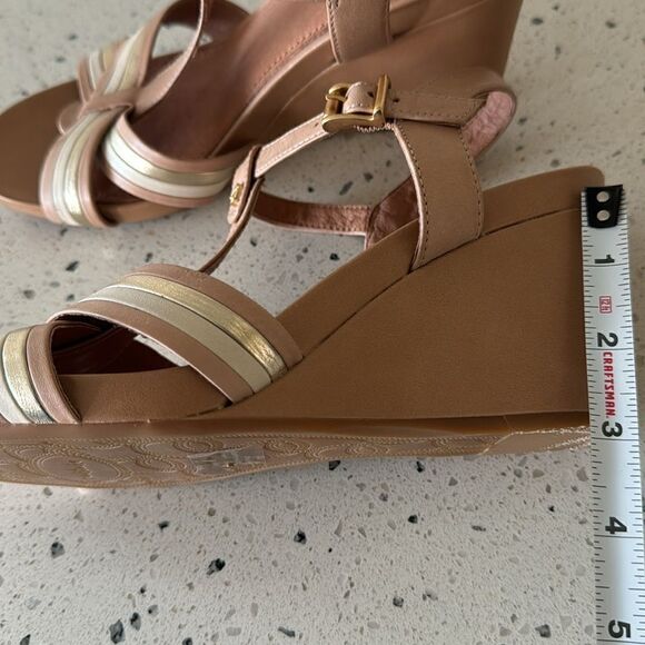 Nurture Women’s T-Strap Beige/Gold Leather Comfort Wedge Heeled Sandals Size 8.5 - Picture 7 of 12